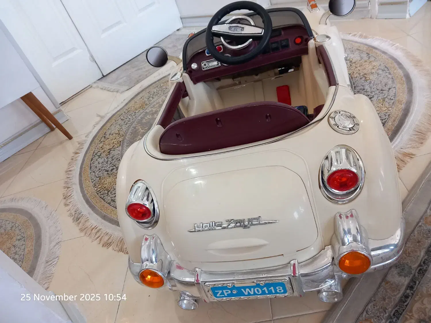 ماشین شارژی کلاسیک|اسباببازی|گلبهار, شهر جدید گلبهار|دیوار