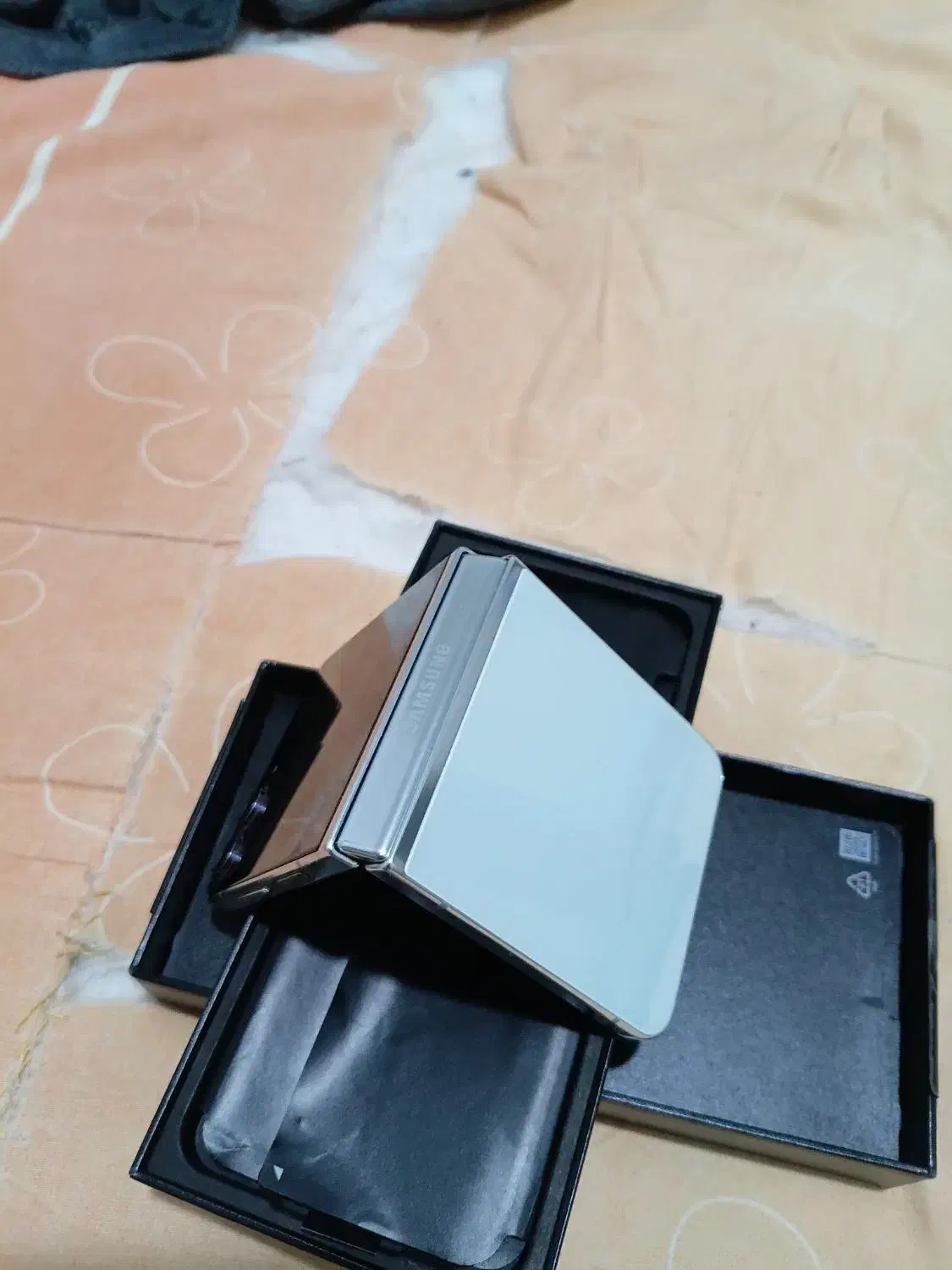 گوشی موبایل سامسونگ z flip5|موبایل|ری, ظهیرآباد|دیوار