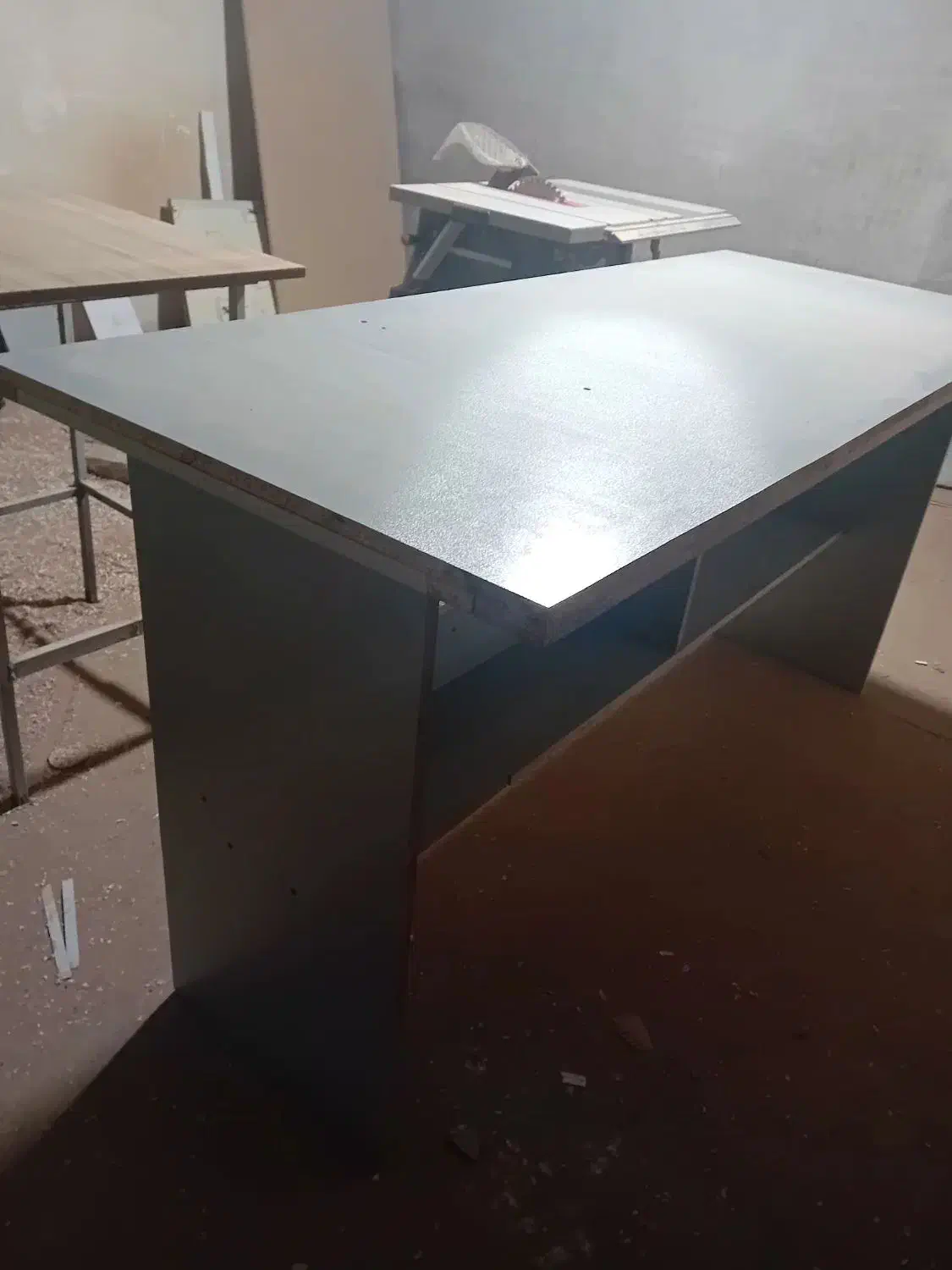 میز کار|میز تحریر و کامپیوتر|نیشابور, هفده شهریور|دیوار