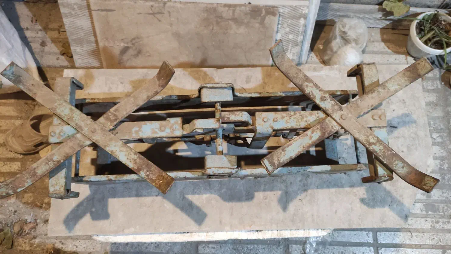 ترازوی سنگی قدیمی|ابزارآلات|سبزوار, زینبیه|دیوار