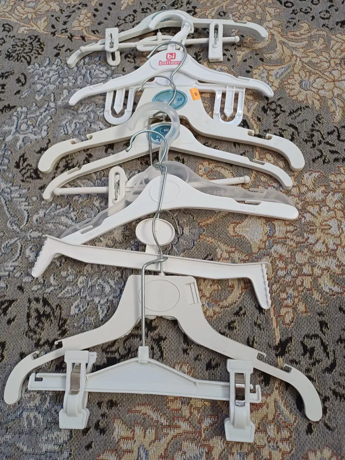 آویزلباس اپل دار|بندرخت و رخت‌آویز|قم, شاه ابراهیم|دیوار