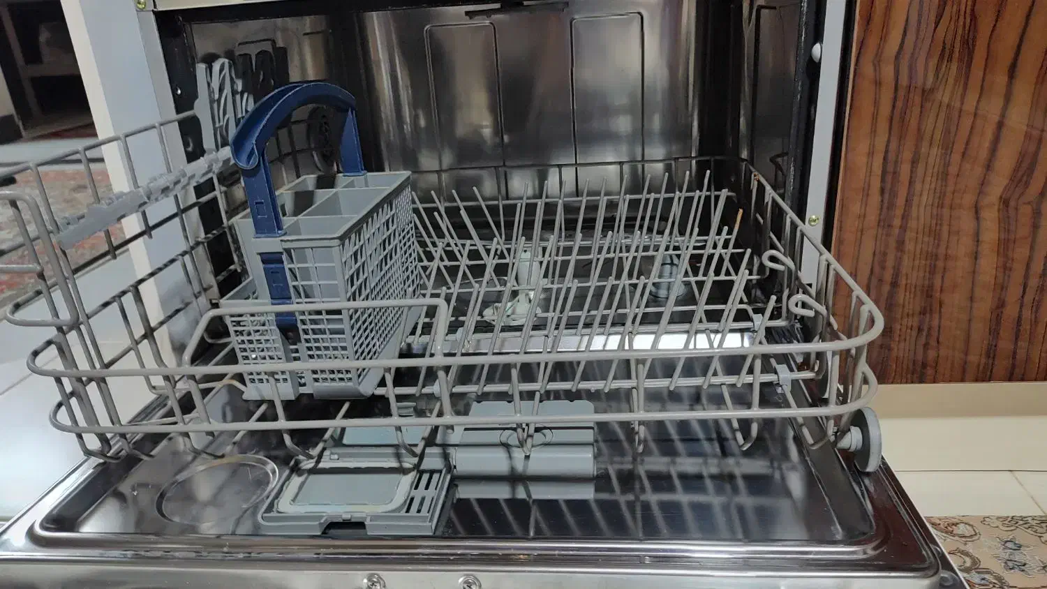 ماشین ظرفشویی مجیک ۸ نفره ۲۱۹۵g تمیز و آماده کار|ماشین ظرفشویی|قم, بنیاد|دیوار