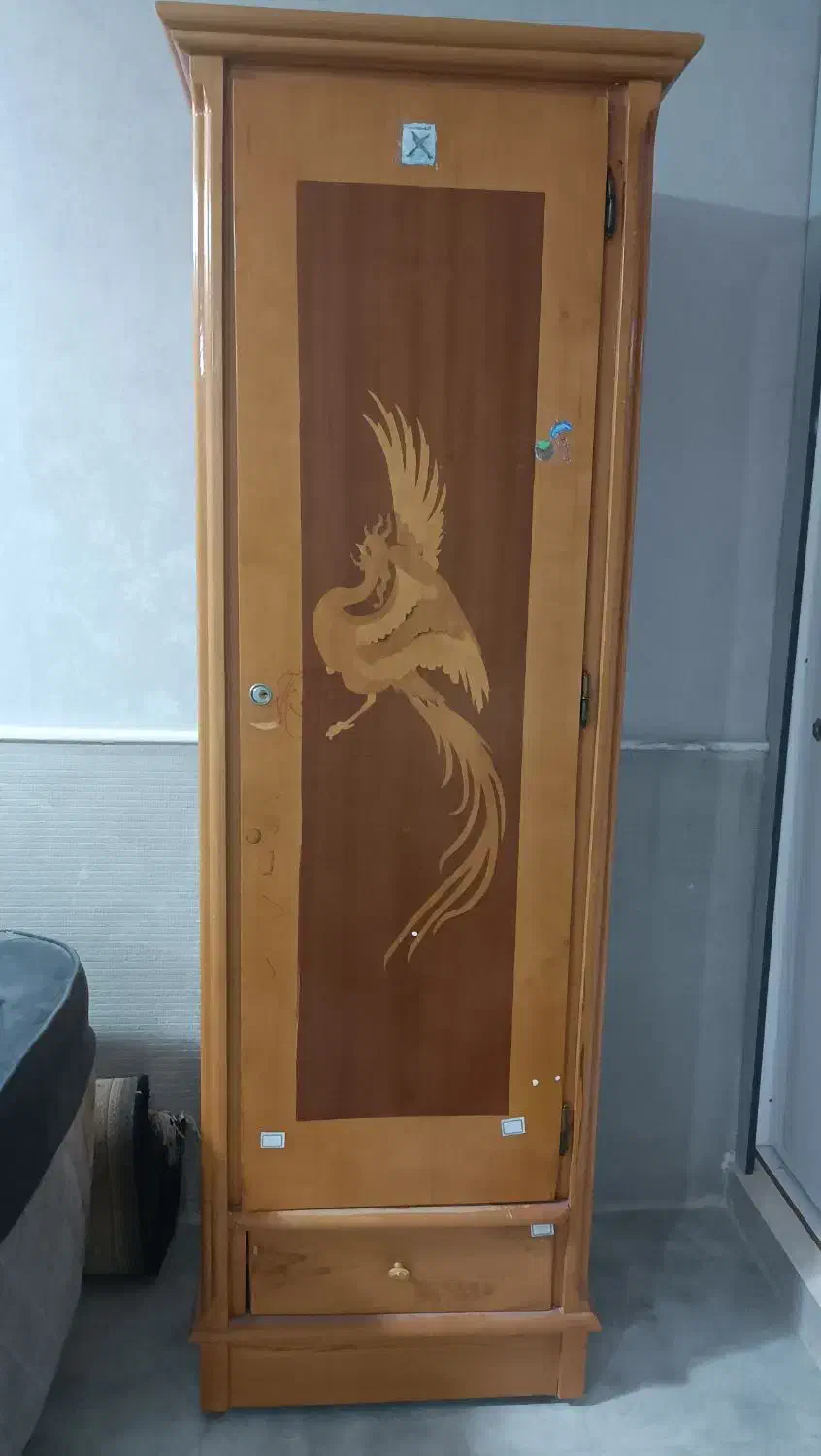 کمدتکی لباس|جاکفشی، کمد، دراور|قم, بنیاد|دیوار