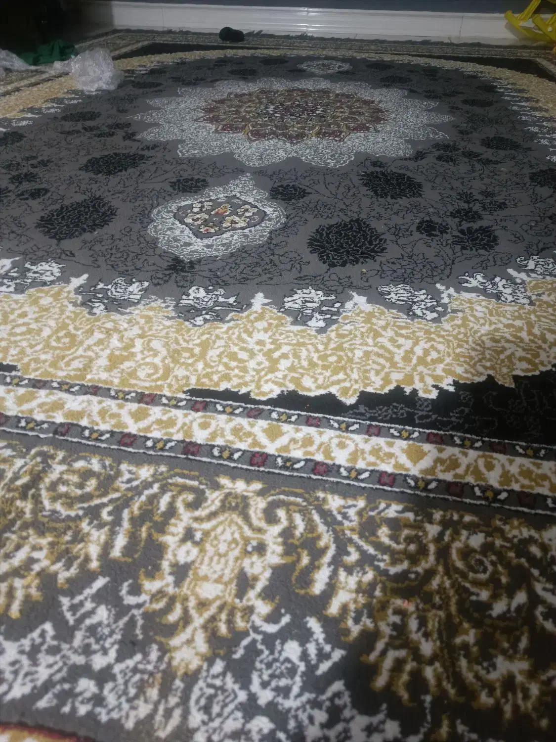 یک دست فرش 12متری شش ماه استفاده شده|فرش|بهبهان, |دیوار