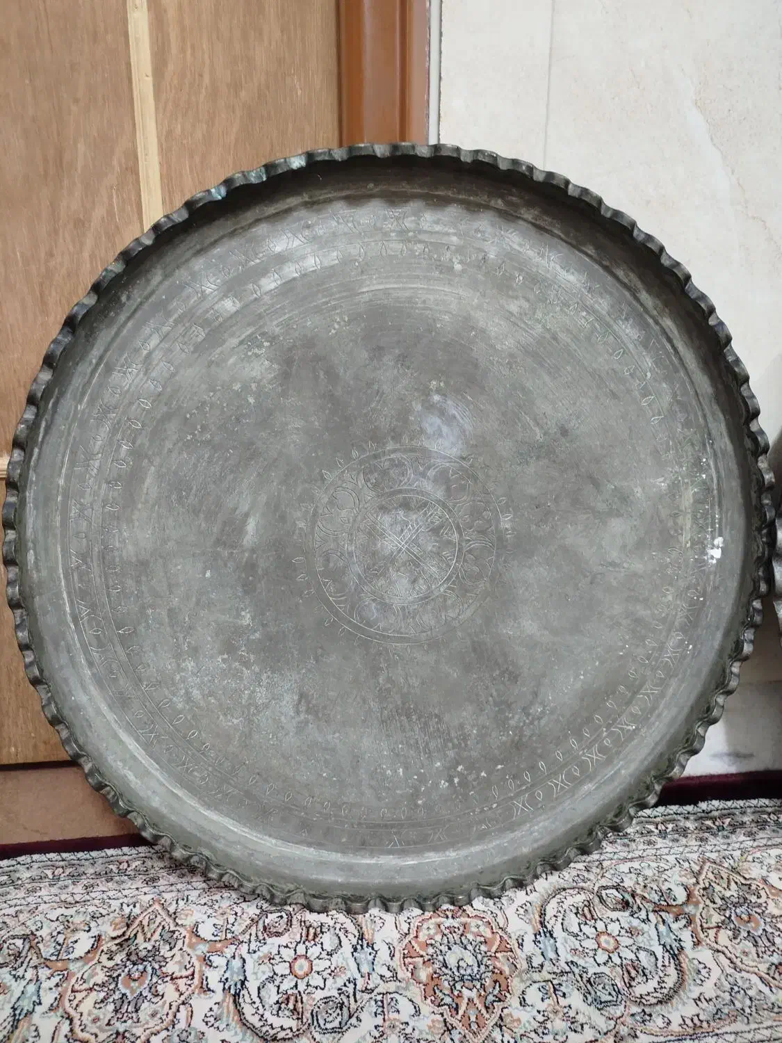 مجمعه مسی|کلکسیون اشیاء عتیقه|قروه, |دیوار