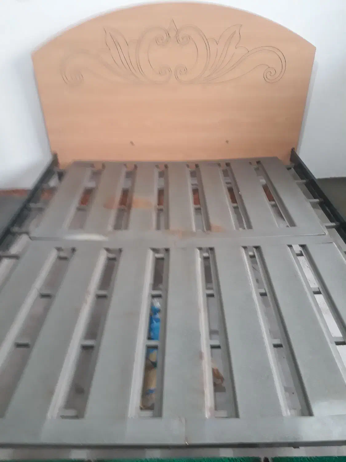 تخت دونفره  فلزی|تخت و سرویس خواب|آستانه اشرفیه, |دیوار