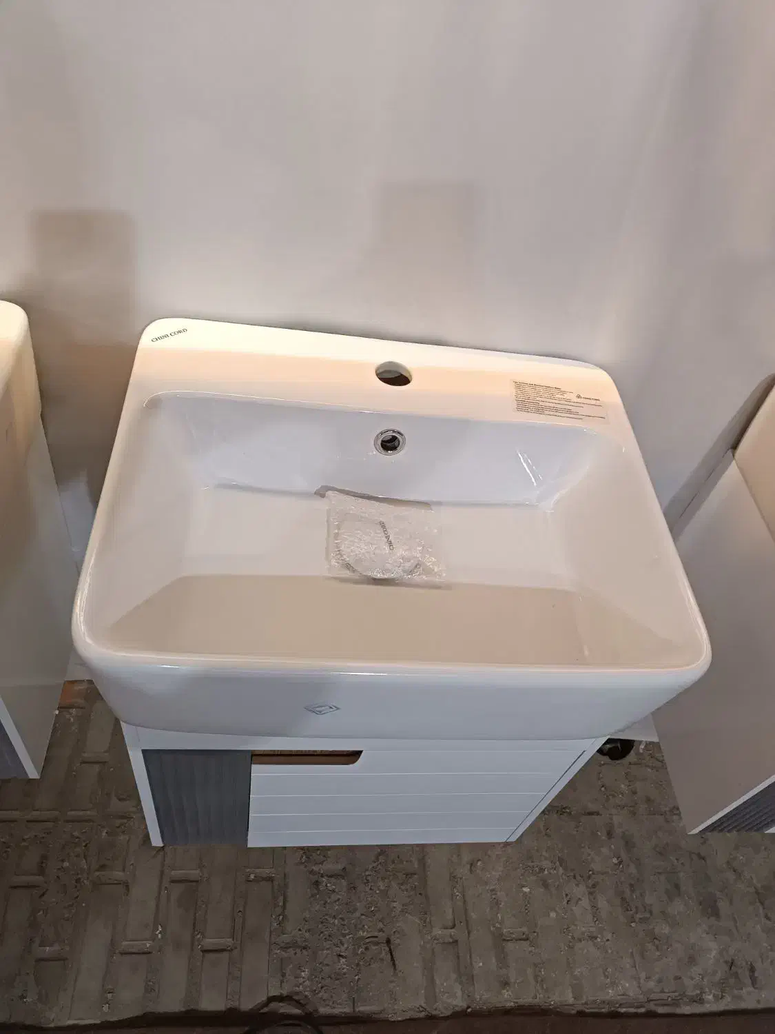 روشویی ۵۰ × ۴۰ چینی کرد|لوازم سرویس بهداشتی|تبریز, |دیوار