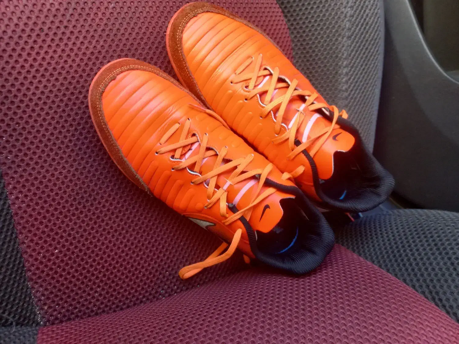 کتونی ورزشی چمنی سایز۴۱ نو|تجهیزات ورزشی|ساری, |دیوار