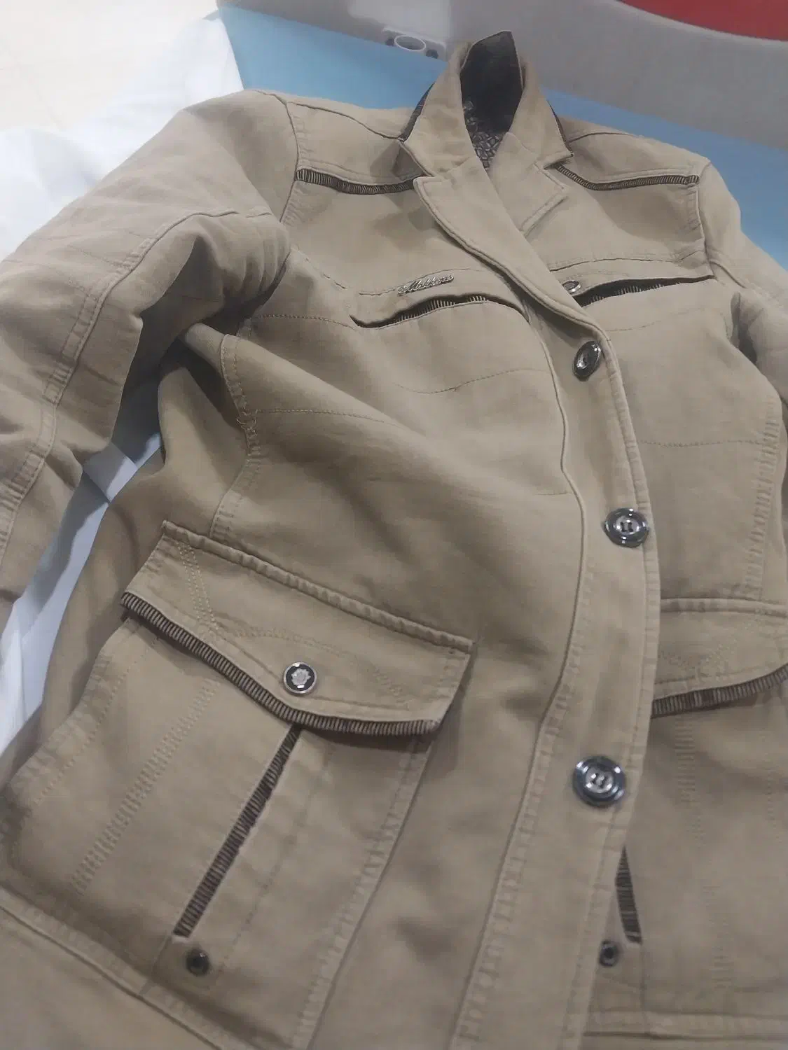 کت مجلسی|لباس|قائن, |دیوار