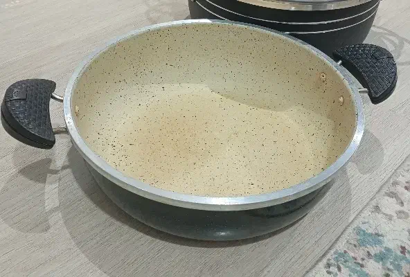 ماهیتابه درحدنوسایز بزرگ|ظروف پخت‌وپز|شهریار, شهرک امیریه|دیوار