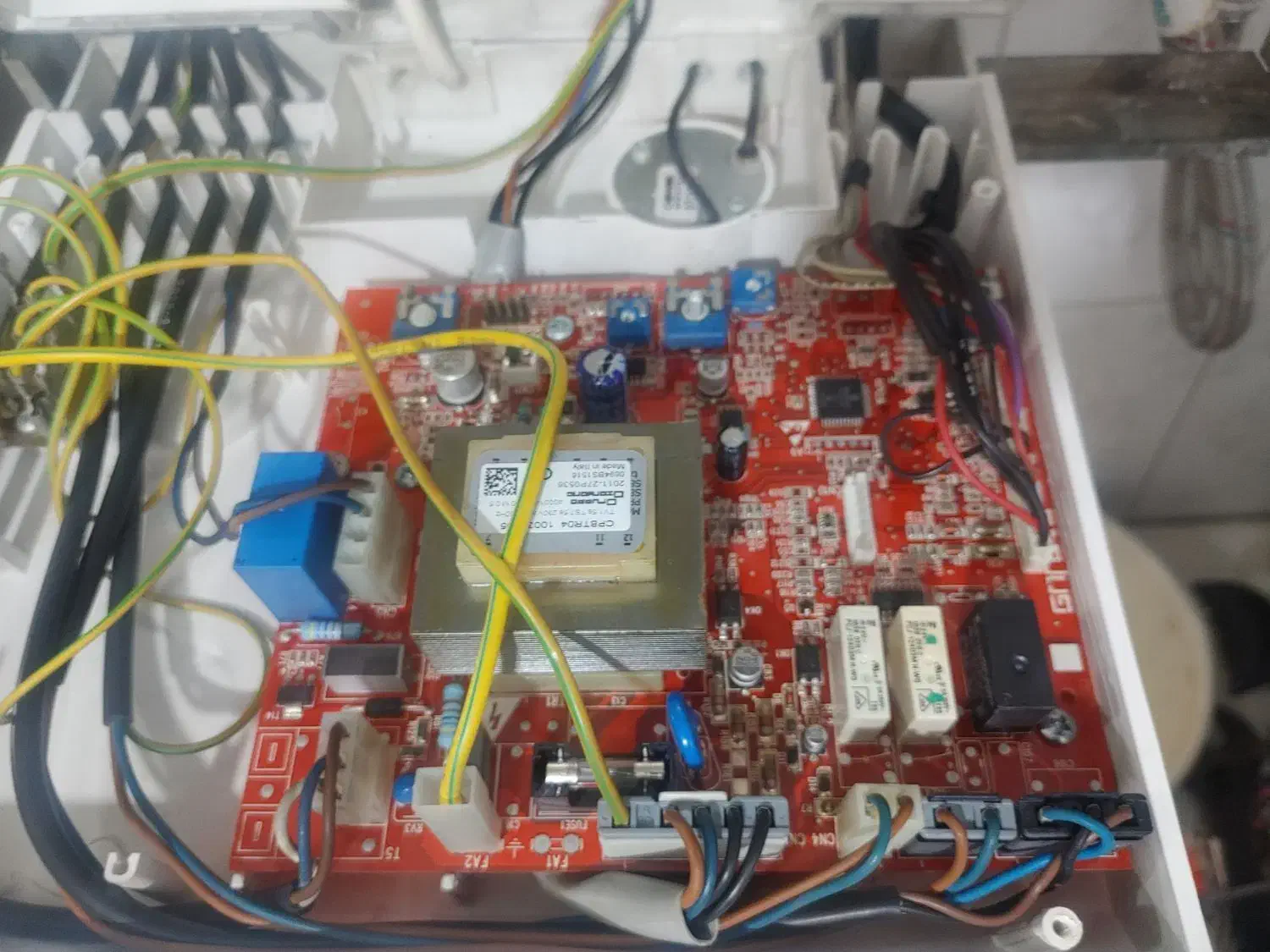 تعمیر، سرویس، نصب انواع پکیج شوفاژ دیواری|خدمات پیشه و مهارت|تهران, سنگلج (شاپور)|دیوار