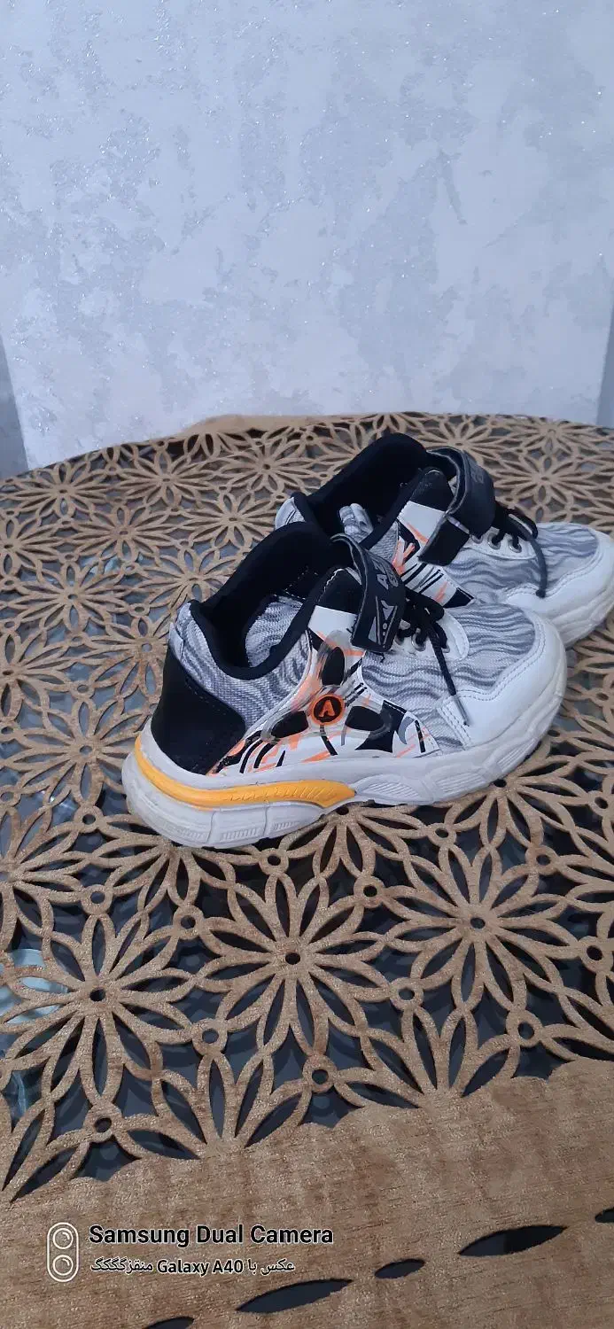 کفش نو|کفش و لباس بچه|رشت, فرزانه|دیوار