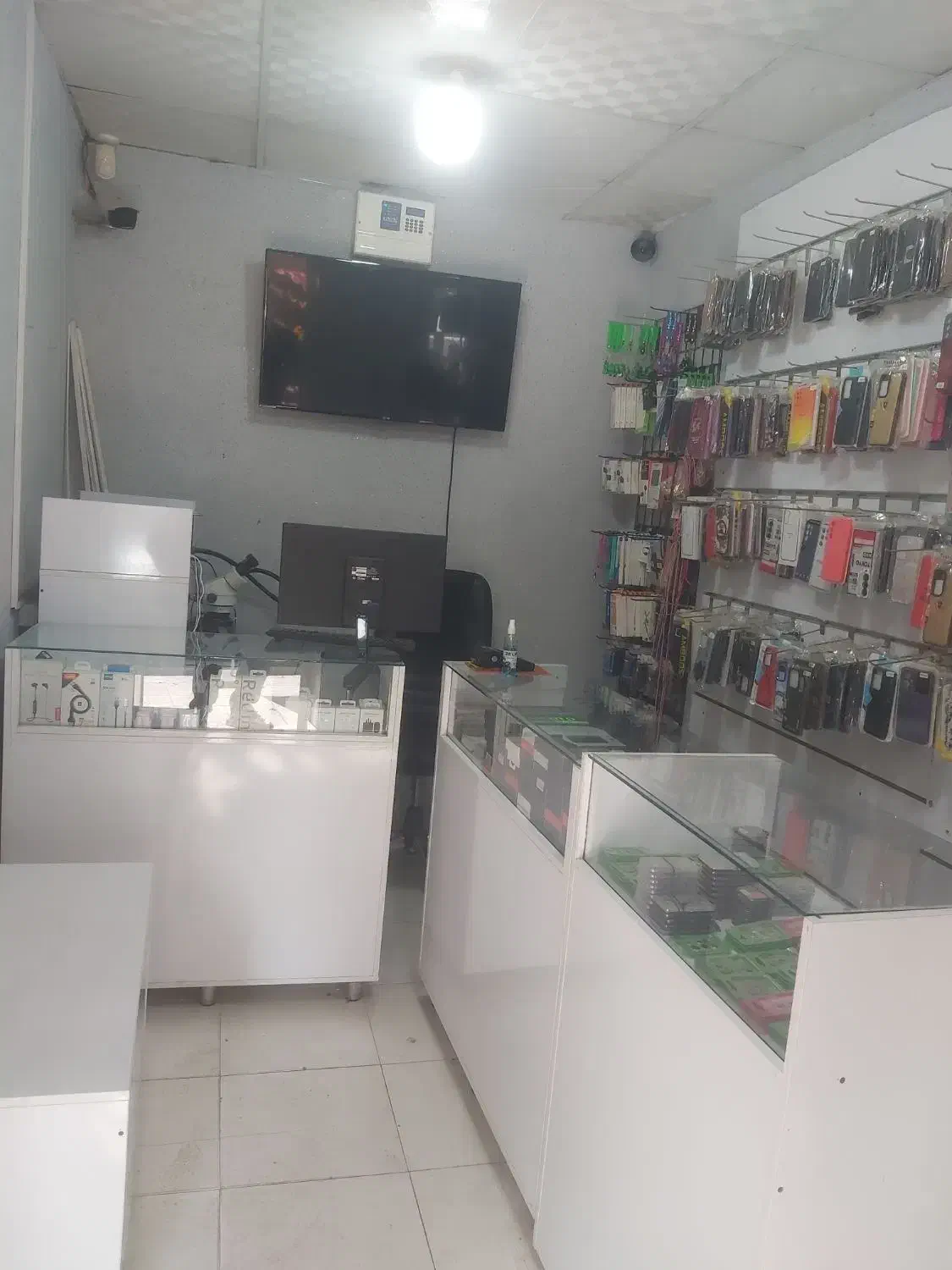 مغازه گوشی و جانبی|لوازم جانبی موبایل و تبلت|کوهدشت, |دیوار