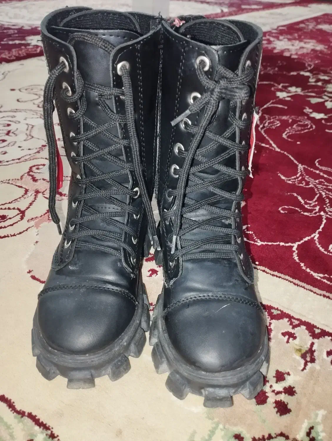 چکمه|کفش و لباس بچه|فیروزآباد (لرستان), |دیوار