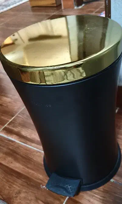 سطل اشغال مشکی طلایی فلزی|ظروف نگهدارنده، پلاستیکی، یکبارمصرف|قدس, شهرقدس|دیوار