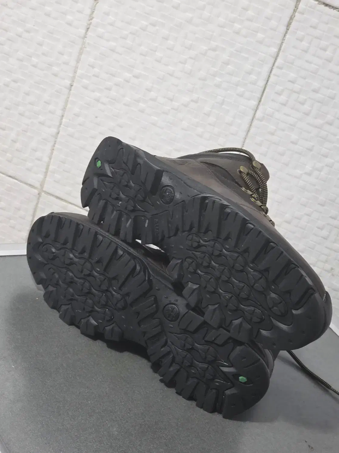 کفش کوهنوردی استوک اورجینال مارک تیمبرلند درصدرا|کیف، کفش، کمربند|شیراز, علوم پزشکی|دیوار