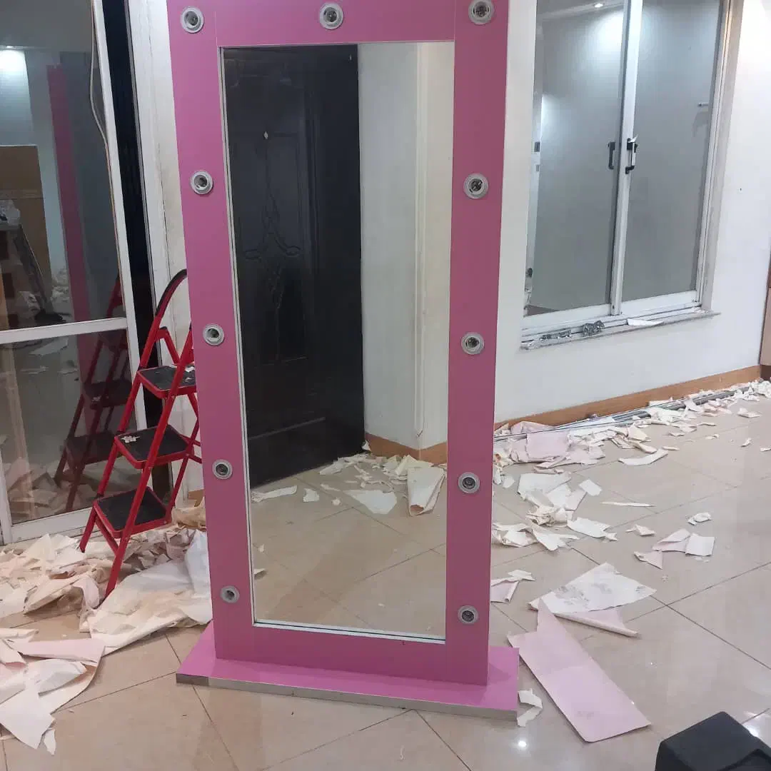 آینه قدی لامب دار|آرایشگاه و سالنهای زیبایی|رشت, گلباغ نماز|دیوار