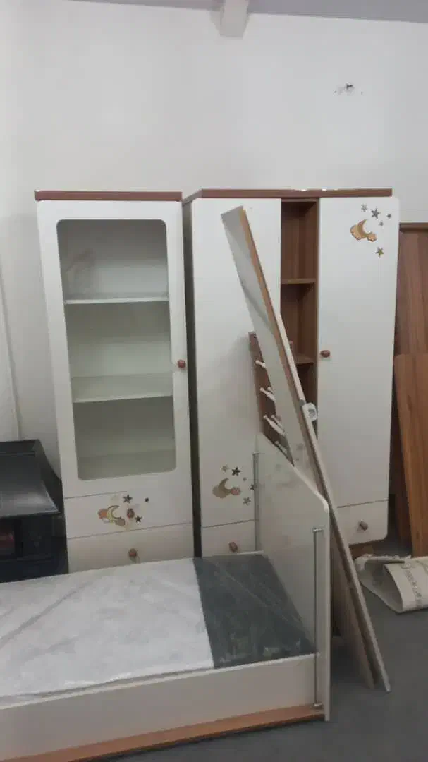 سرویس خواب|تخت و سرویس خواب|نسیم‌شهر, |دیوار