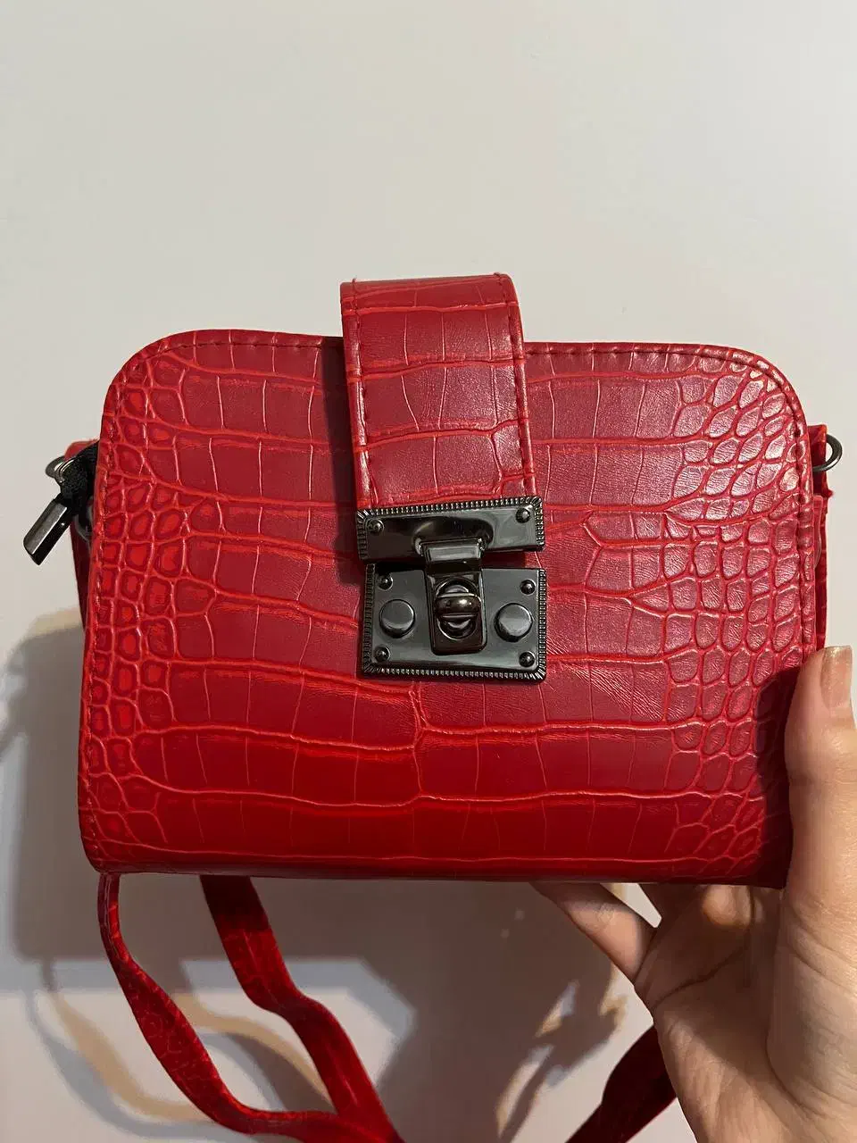 کیف چرم شبرو قرمز|کیف، کفش، کمربند|شاهین‌شهر, اقبال لاهوری|دیوار