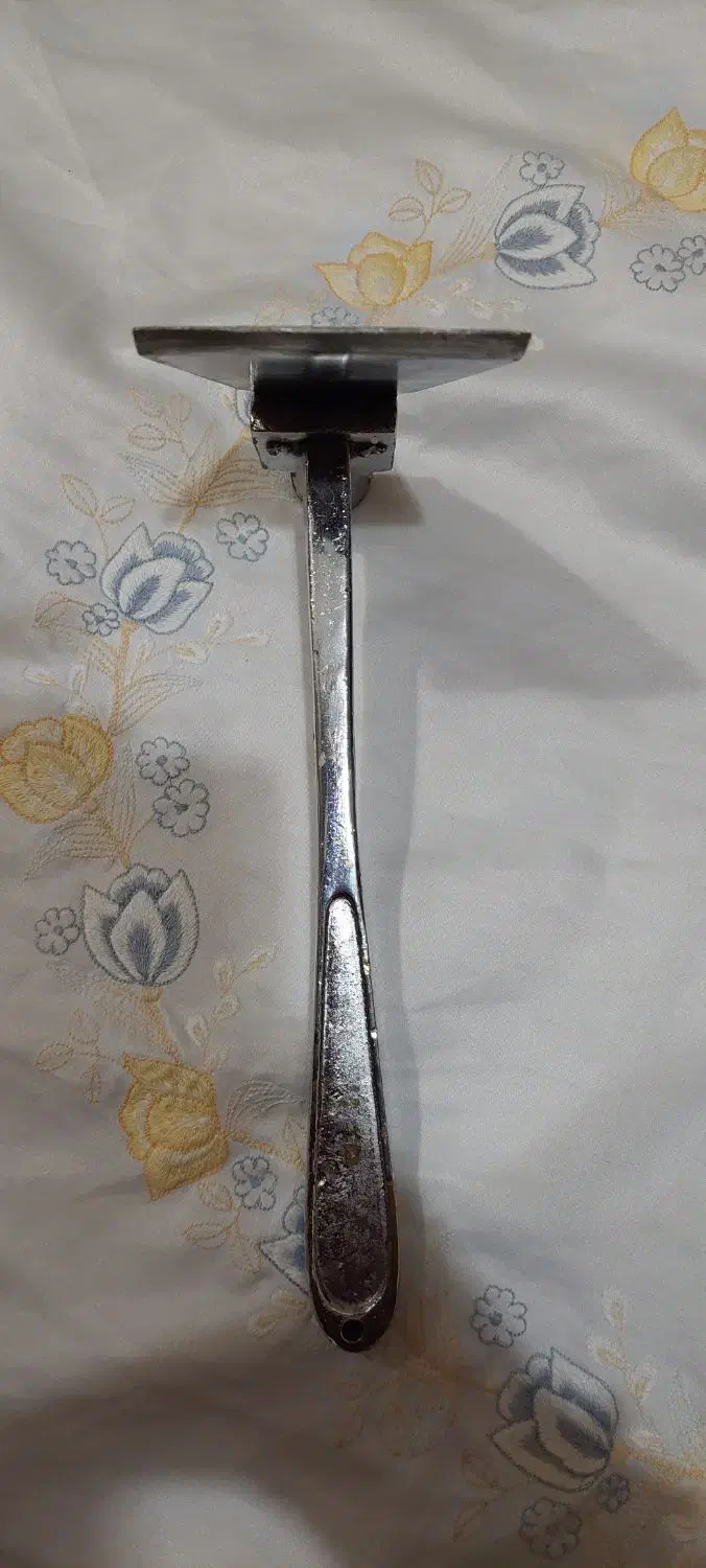 چکش برنجی قدیمی و خوش دست|ابزارآلات|تهران, شهرک محلاتی|دیوار