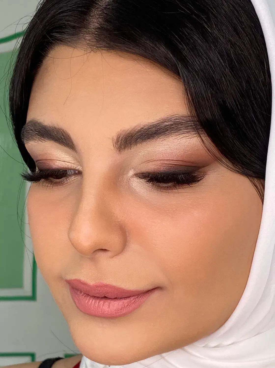 مدل میکاپ|خدمات آرایشگری و زیبایی|رشت, معلم|دیوار