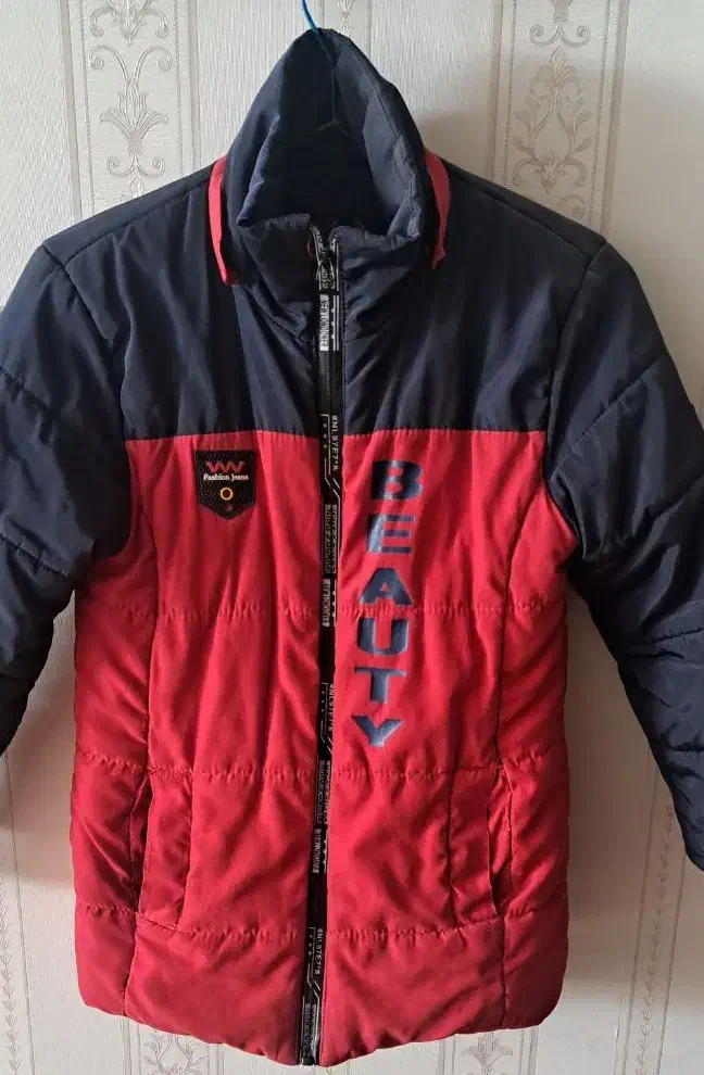 دورس وکاپشن|لباس|سبزوار, هویزه|دیوار