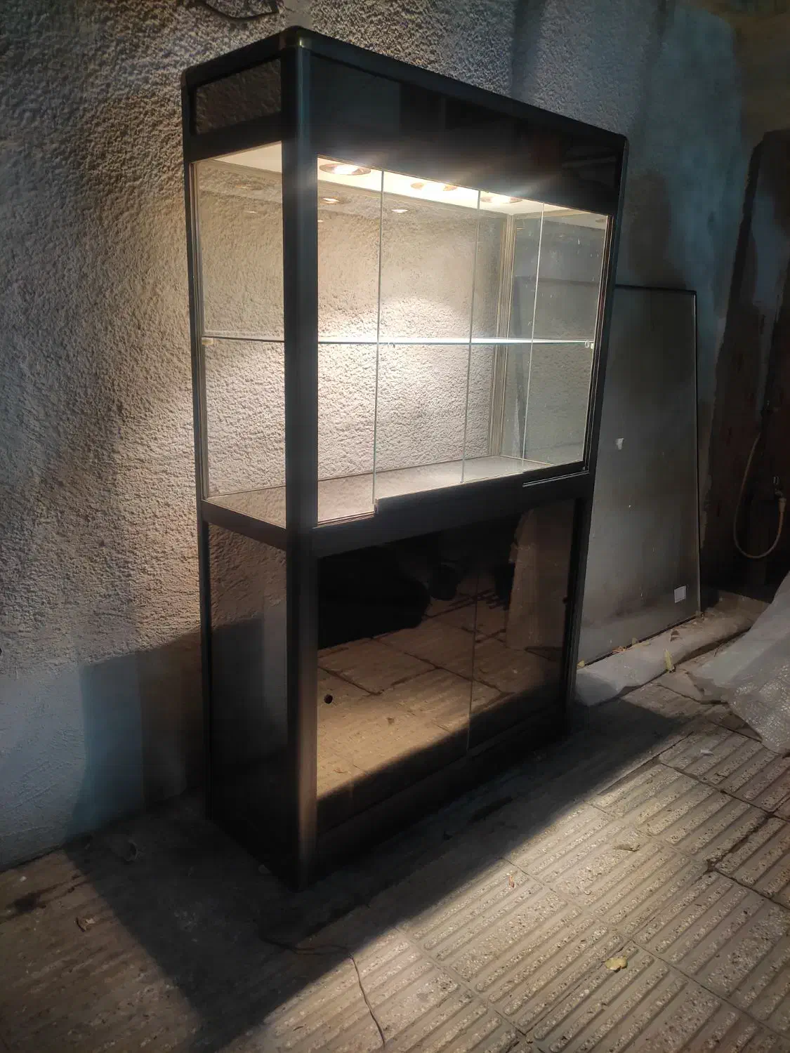 ویترین شیشه ای چراغ دار|بوفه، ویترین، کنسول|تهران, مجیدیه|دیوار