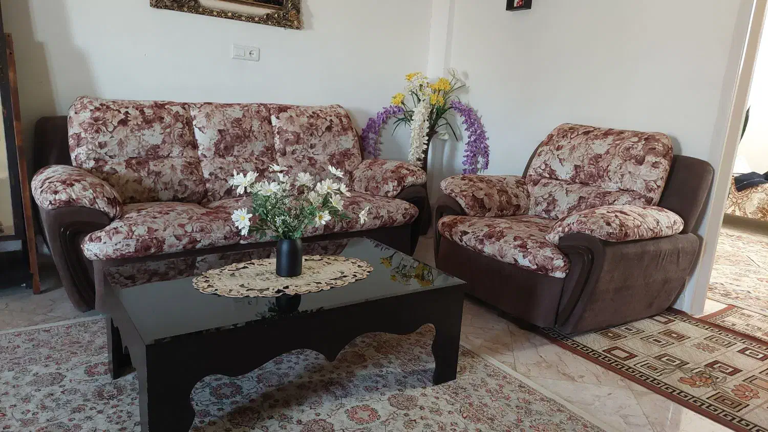 یک دست مبل راحتی ۷ نفره کاملا سالم قیمت ۱۰ تومن|مبلمان خانگی و میز عسلی|خوانسار, |دیوار