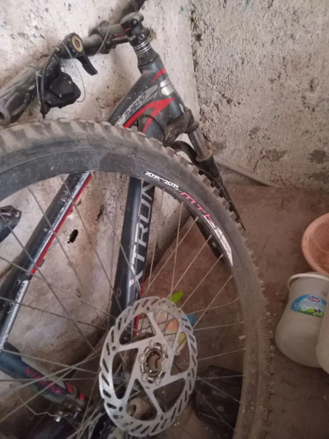 چرخ|دوچرخه، اسکیت، اسکوتر|سبزوار, قلعه‌نو دهزار|دیوار