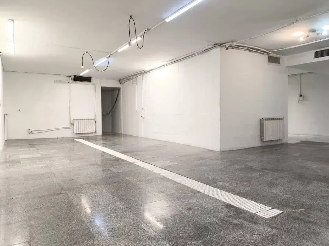 ویلا دربست زیبا ۳۰۰ متر بنای مفید