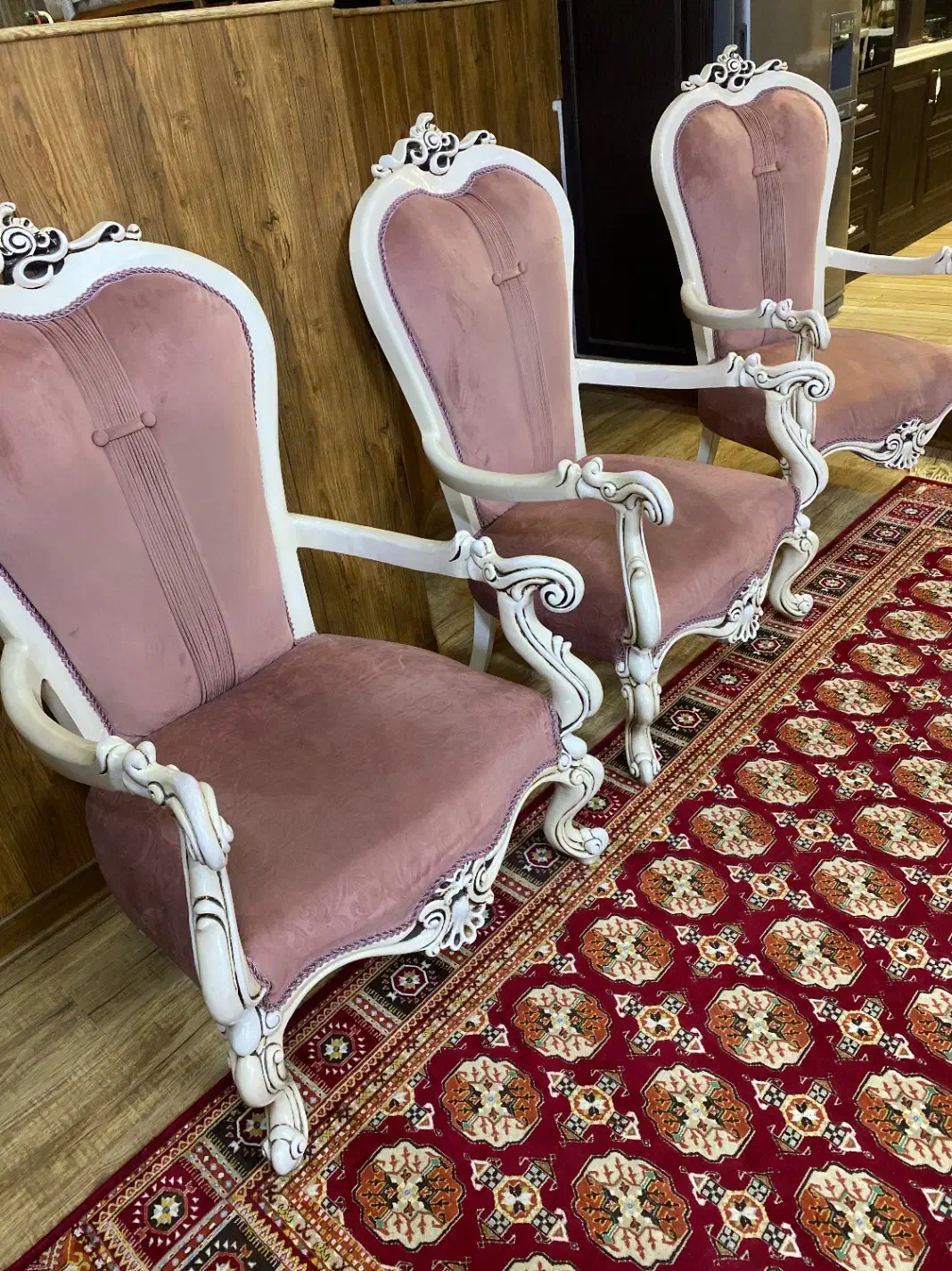 مبل ۹ نفره چوب گردو فوق العاده تمیز|مبلمان خانگی و میز عسلی|گرمسار, |دیوار