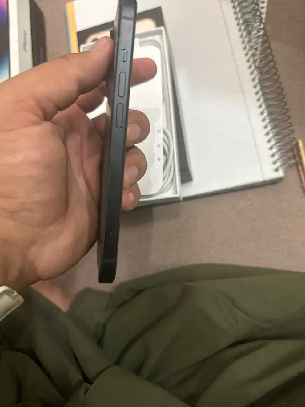 آیفون۱۵نرمال 128گیگ باتری۱۰۰فقط ۲۰بار شارژ شده|موبایل|زاهدان, |دیوار