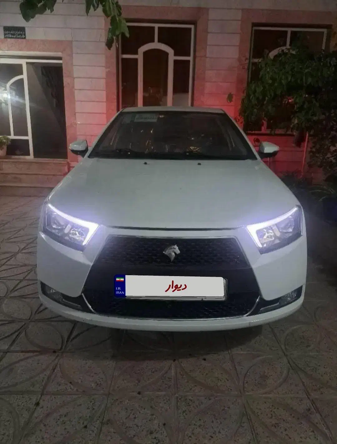 دنا پلاس ۱۴۰۳ سفید ۵ دنده خشک|خودرو سواری و وانت|قم, شهرک امام حسین|دیوار