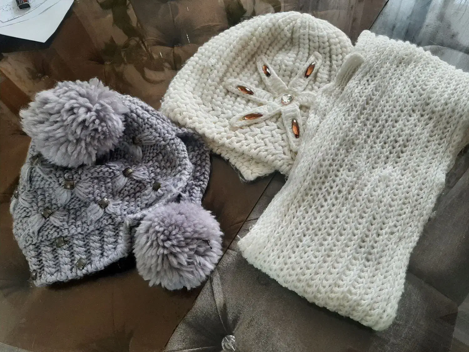 کلاه زمستانی|لباس|نیشابور, مدرس|دیوار