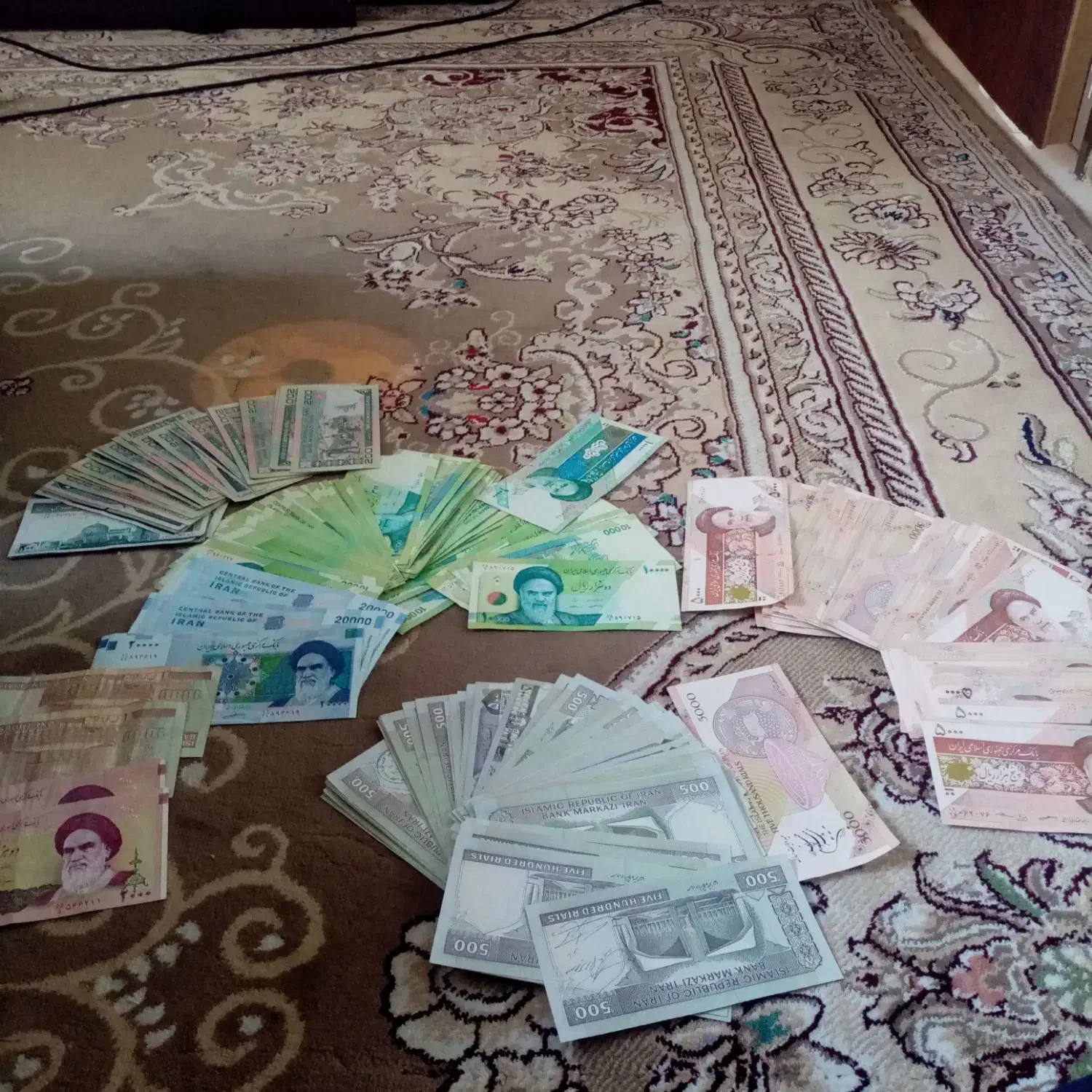 اسکناس قدیمی|کلکسیون سکه، تمبر، اسکناس|مشهد, چهارچشمه|دیوار