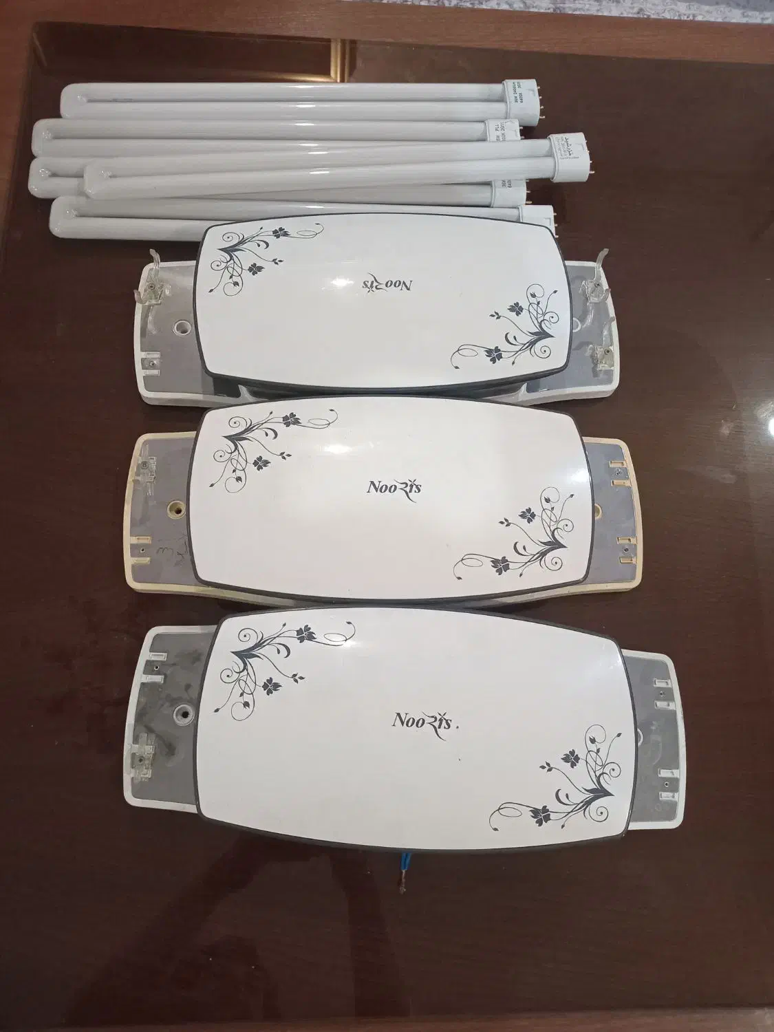 مهتابی۳ عددسالم  ۵ عدد لامپ مهتابی وافتابی|لامپ و چراغ|ری, صفاییه (چشمه علی)|دیوار