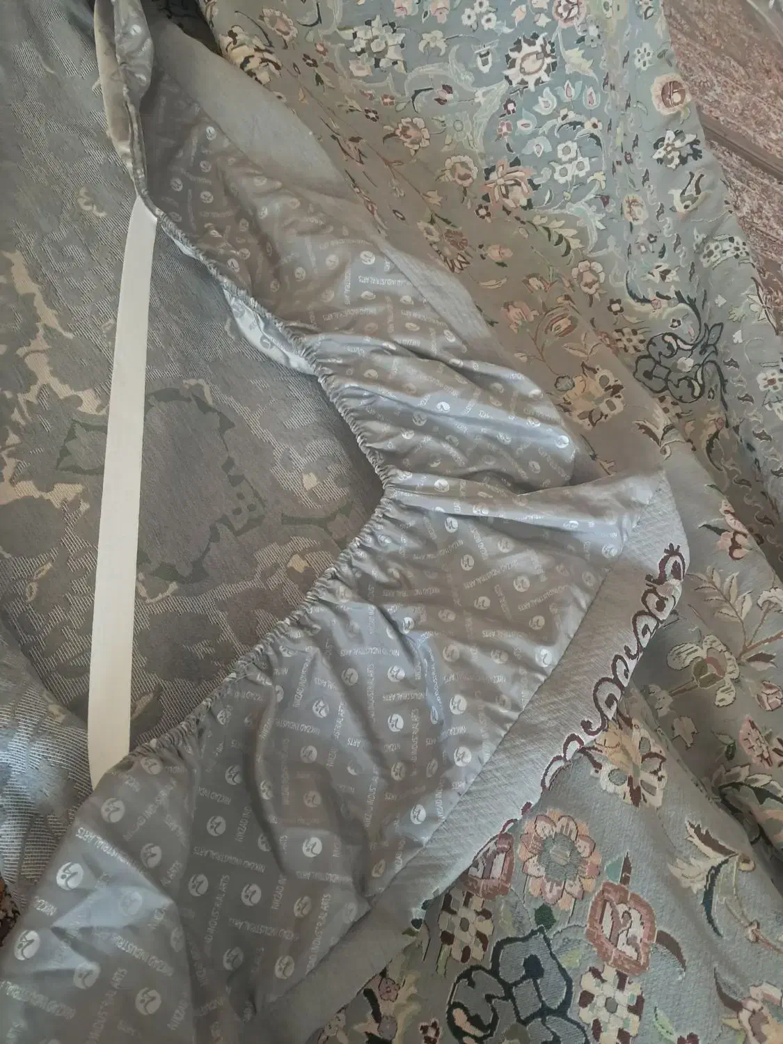 روفرشی|روفرشی|اصفهان, بهارستان|دیوار