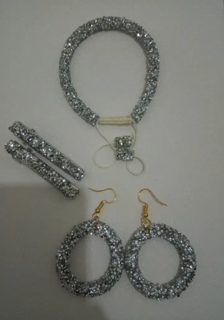 چند ست جذاب|بدلیجات|تهران, مینای شمالی (مخبر)|دیوار