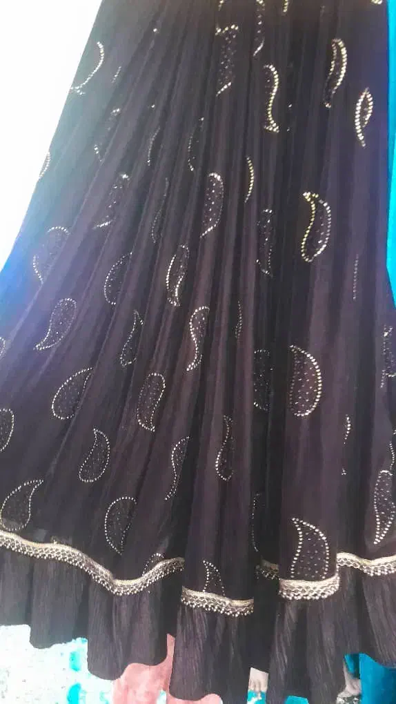 لباس محلی|لباس|چاروسا, |دیوار