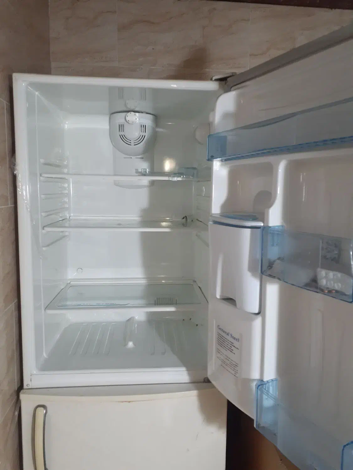 یک عدد یخچال فریزر جنرال استیل اصل|یخچال و فریزر|گرگان, |دیوار