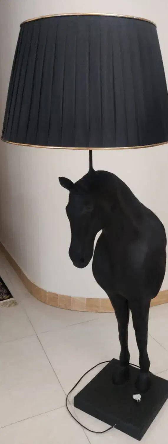 آباژور اسب کنار سالنی|چراغ خواب و آباژور|کرج, فاز ۳ گوهردشت|دیوار