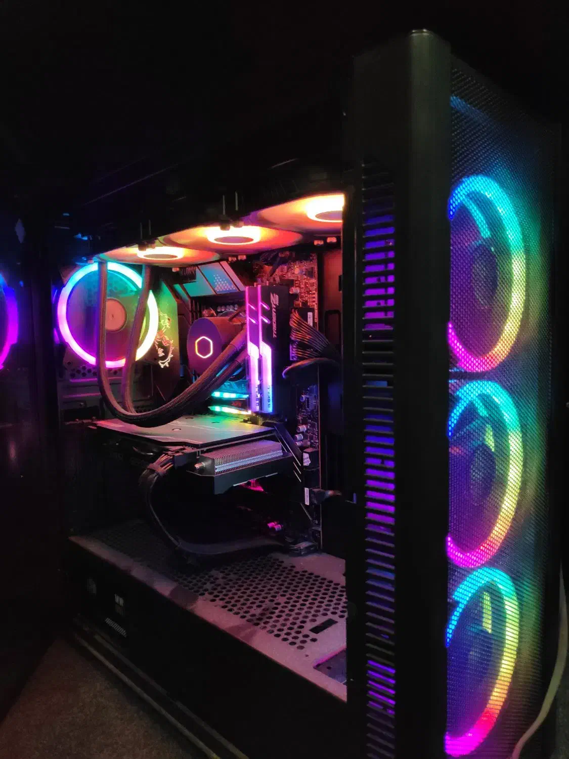 کیس کامپیوتر گیمینگ|رایانه رومیزی|شیراز, زند|دیوار