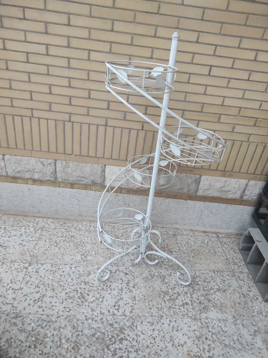 فرفوژه جای گلدان|گل مصنوعی|باسمنج, |دیوار