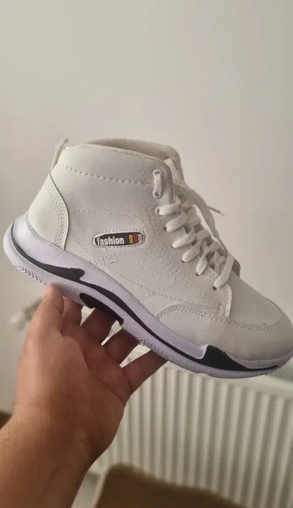 کتونی سایز۴۲ نو|کیف، کفش، کمربند|قم, بنیاد|دیوار