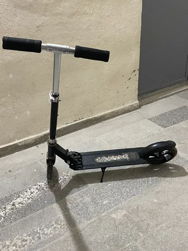 اسکوتر|دوچرخه، اسکیت، اسکوتر|پردیس, فاز ۲|دیوار