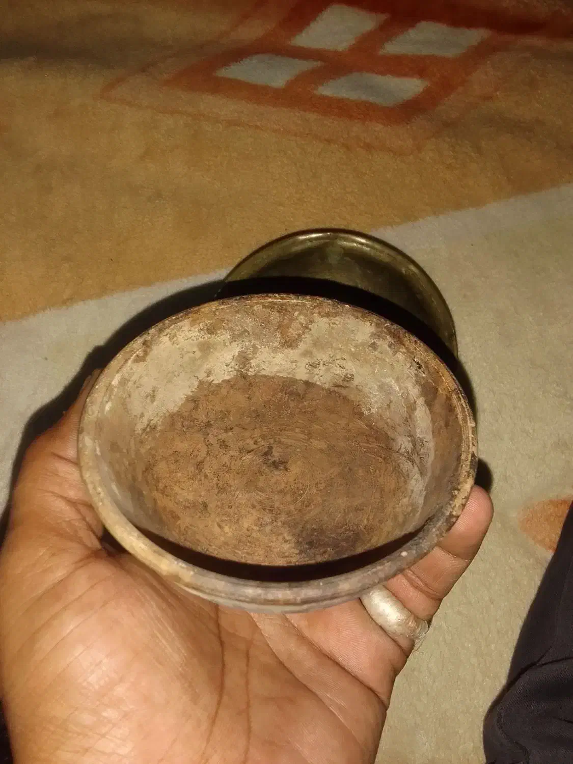 تعدادی وسایل آنیک ومهره جات قدیمی|کلکسیون اشیاء عتیقه|میناب, |دیوار