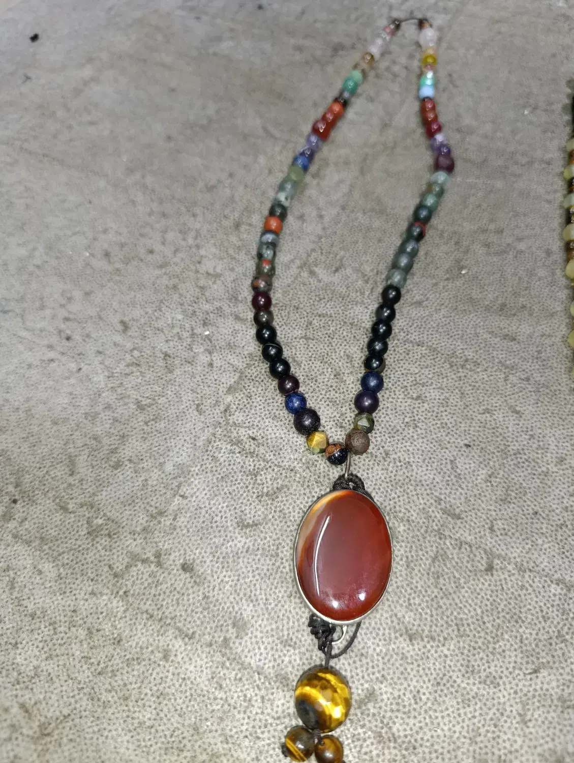 دو گردنبند تمام سنگ،با سنگ های طبیعی مختلف|جواهرات|ساری, |دیوار