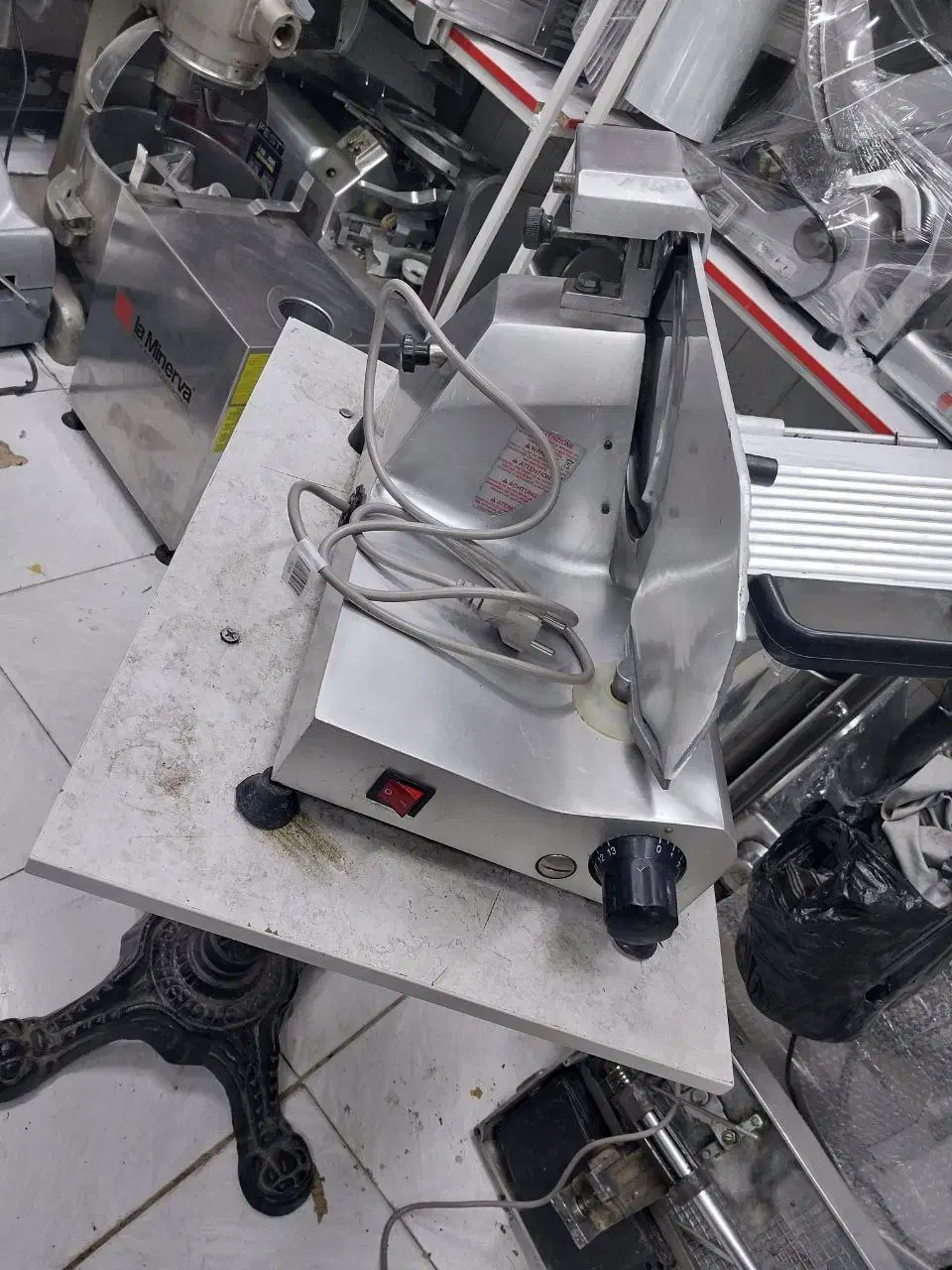 کالباسبر|فروشگاه و مغازه|صدرا-فارس, فاز ۱|دیوار