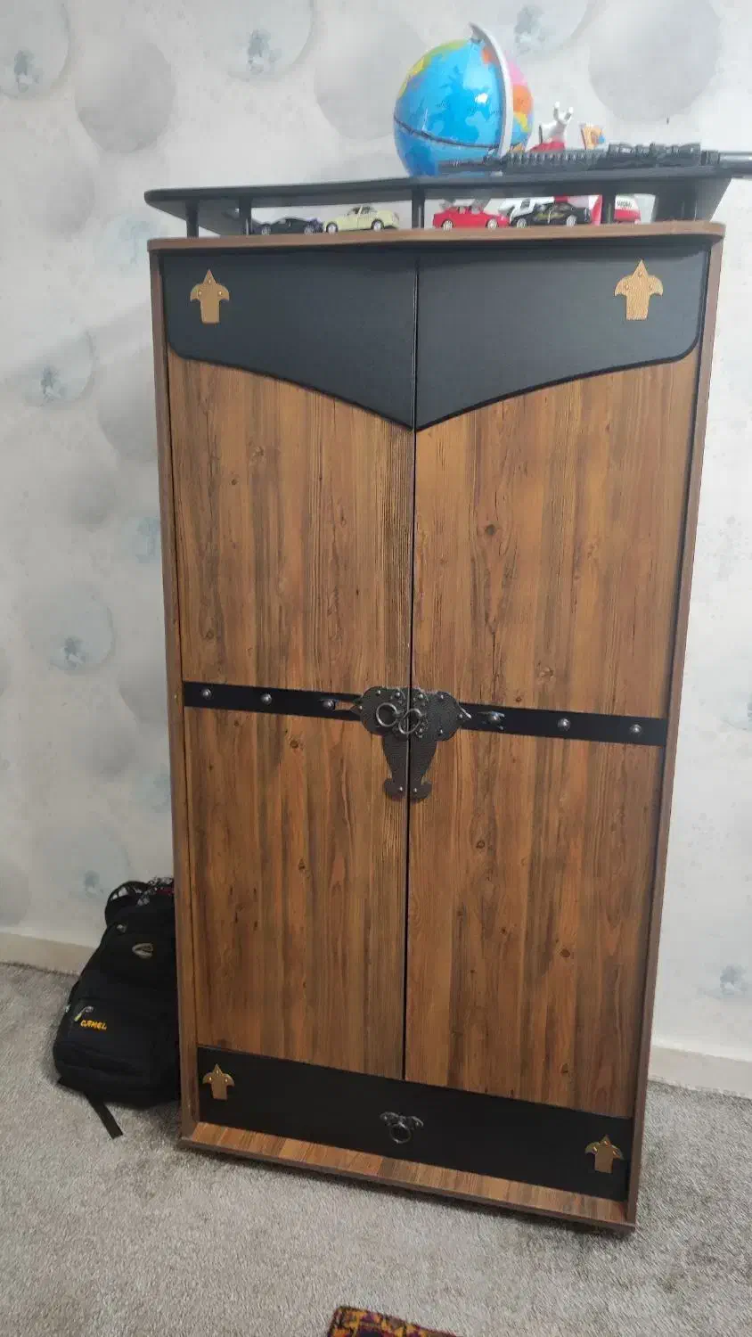 ست تخت خواب و کمد لباس دزدان دریایی|تخت و سرویس خواب|تبریز, |دیوار