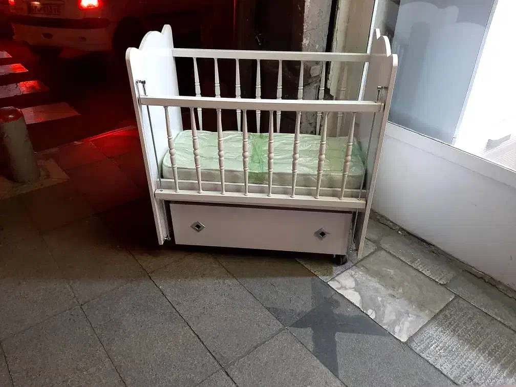 تخت‌گهواره ای|تخت و صندلی بچه|تهران, امام حسین|دیوار